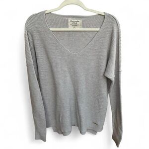 Abercrombie & Fitch grey long sleeve sweater Size L